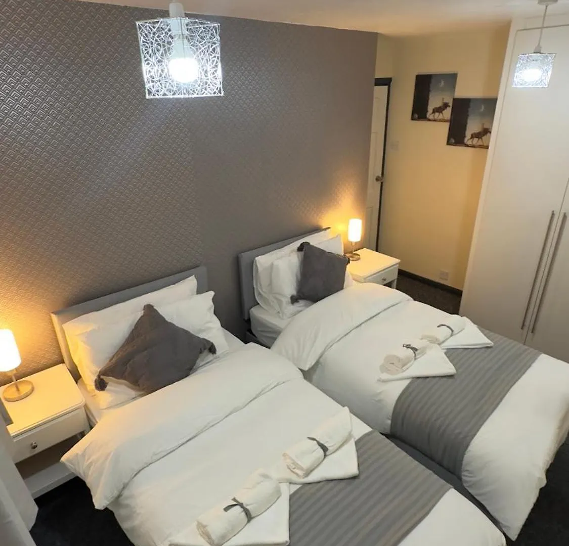 Grand House Apartment Dagenham